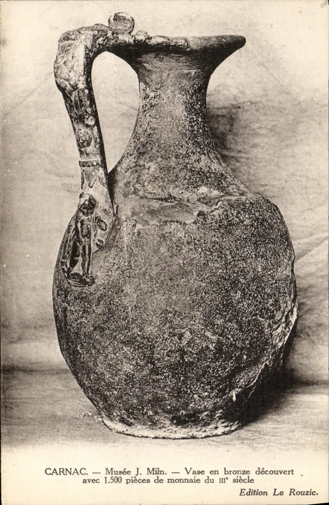 Carnac — Bronzegefäß entdeckt mit 1.500 Münzen des 3. Jahrhunderts — Musée J. Miln — Ausgabe Le Rouzic - Vorderseite