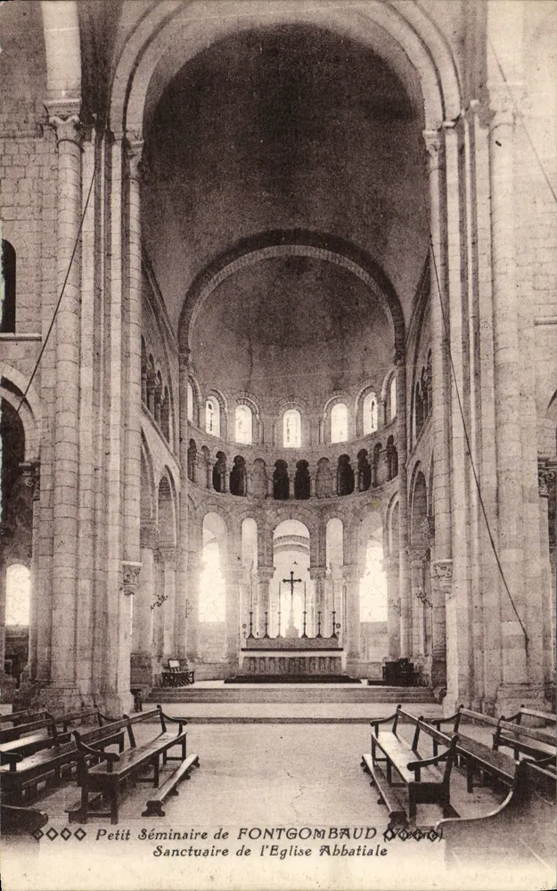 Petit Seminär von FONTGOMBAUD — Heiligtum der Abteikirche — Photo Maupuit - Vorderseite