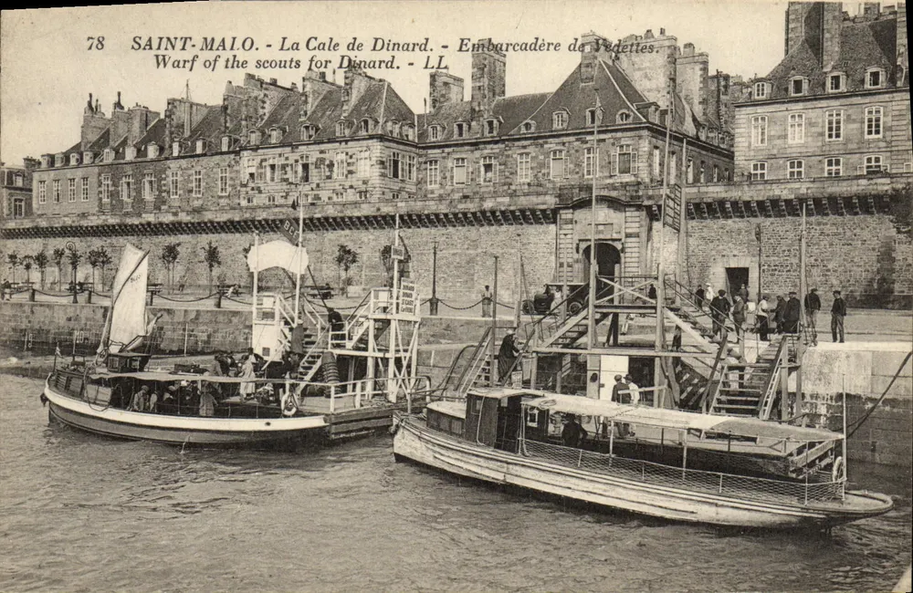 Saint-Malo - La Cale de Dinard - Anlegestelle für Motorboote - Vorderseite
