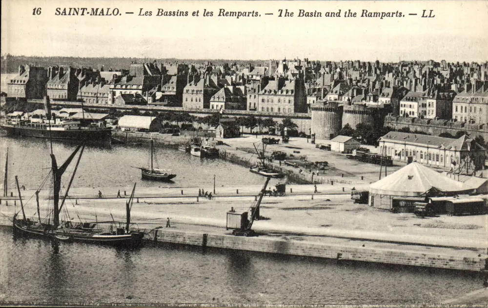 SAINT-MALO — Les Bassins et les Remparts — LL - Vorderseite