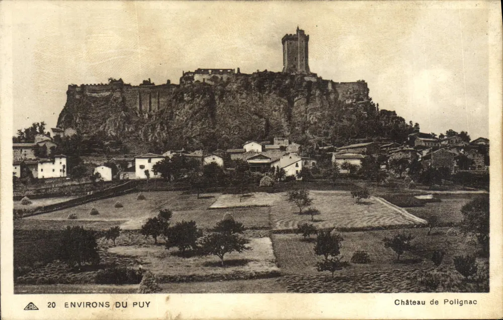 Castelo de Polignac — Environs du Puy — série 20, editor Cie des Arts Photomécaniques Strasbourg - Frente