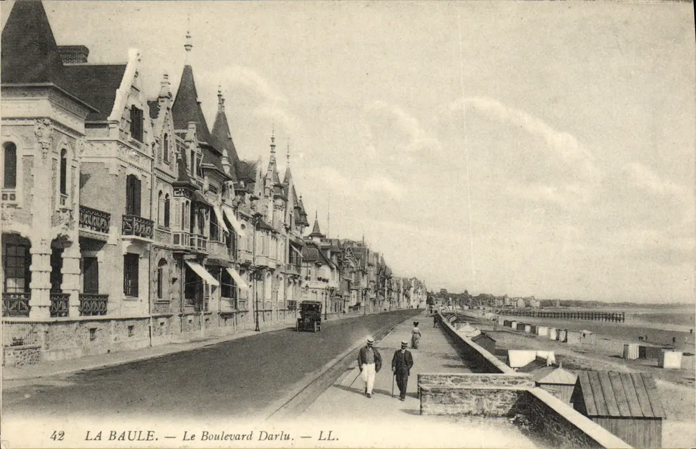 La Baule — O Boulevard Darlu — LL. - Frente