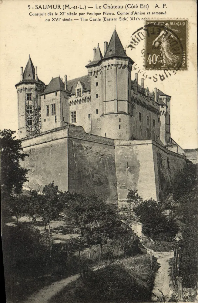 Saumur (M.-et-L.) — O Castelo (Lado Leste) — A.P. - Frente