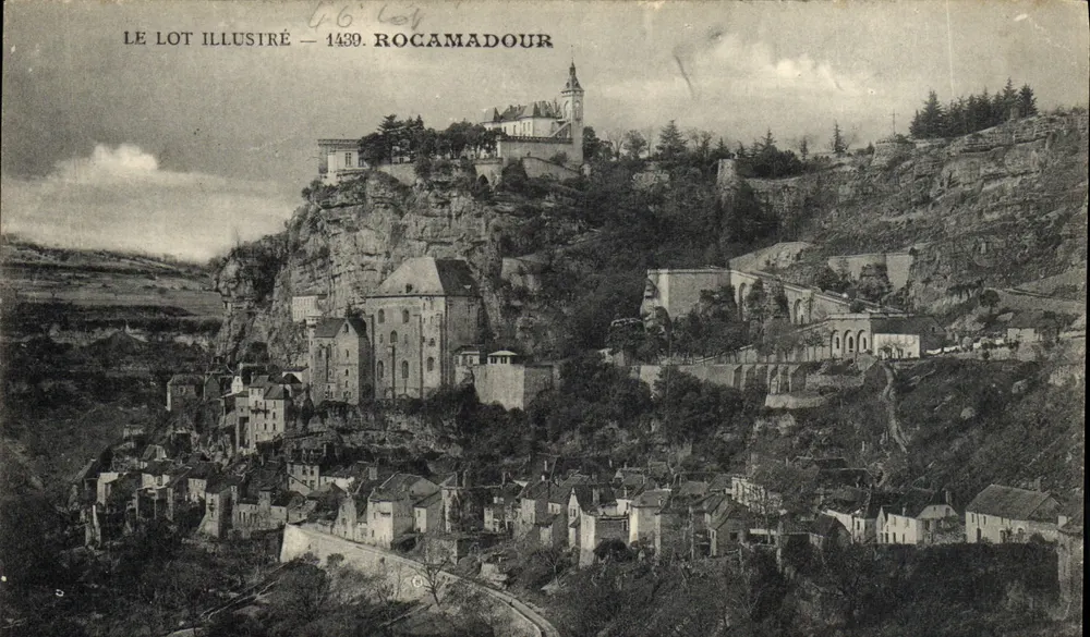 Rocamadour — vista panorâmica do vilarejo fortificado — Le Lot Illustré, n°1439 - Frente