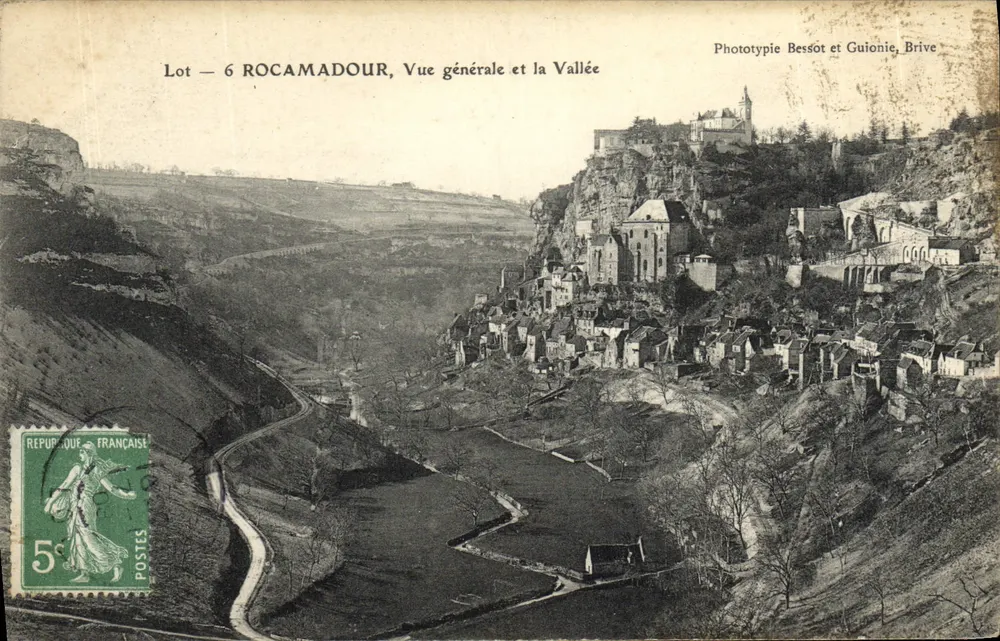 Rocamadour — Vista geral e a Vale — Fototipia Bessot e Guionie, Brive - Frente