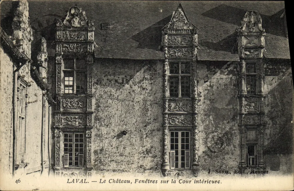 Laval — Das Schloss, Fenster auf den Innenhof — J. Sorm, Verlag, Rennes - Vorderseite