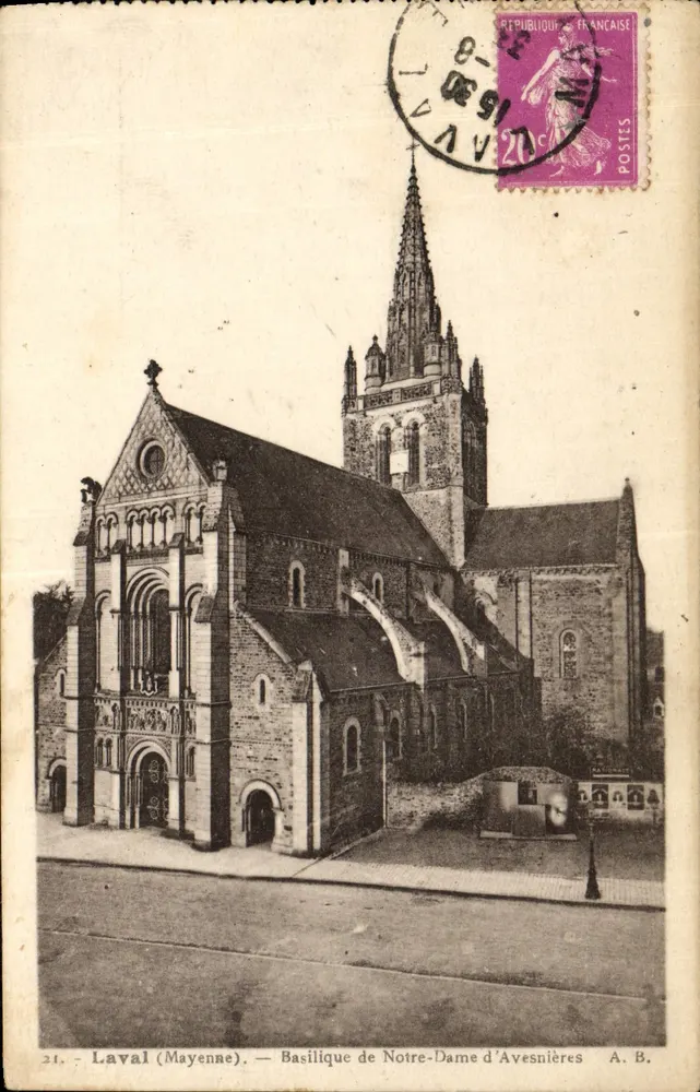 Laval (Mayenne) — Basílica de Nossa Senhora de Avesnières — A. B. - Frente