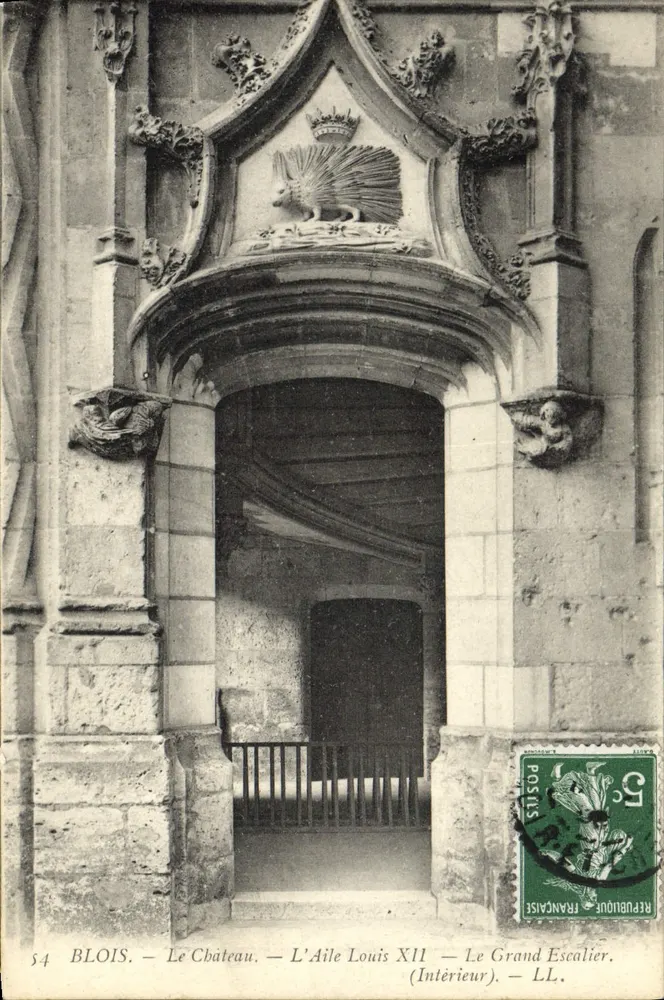 Blois — Schloss — Flügel Louis XII — Der Große Treppenaufgang (Innen) — LL. - Vorderseite