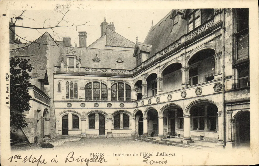 Blois — Interior do Hotel d'Alluyses — B.F. Paris, n°102 - Frente