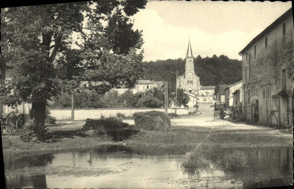 Saucourt-sur-Nonnay — vista da igreja — Mme Laurent, editora - Frente
