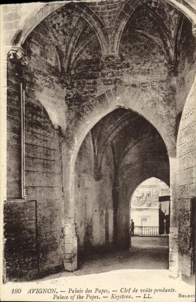 Avignon — Palácio dos Papas — Chave de arco pendente — Select, n°180 - Frente
