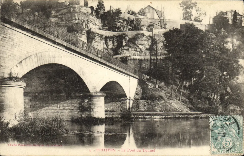 Poitiers - O Ponte do Tunel — Editor: L'Éché Nouvelles Galeries, Paris - Frente