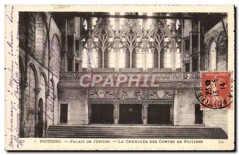 Poitiers — Palast der Gerechtigkeit — Der Kamin der Grafen von Poitiers - Vorderseite