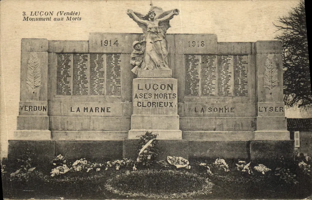 Luçon (Vendée) — Monument voor de Doodsten 1914-1918 — Foto Berlin - Voorkant