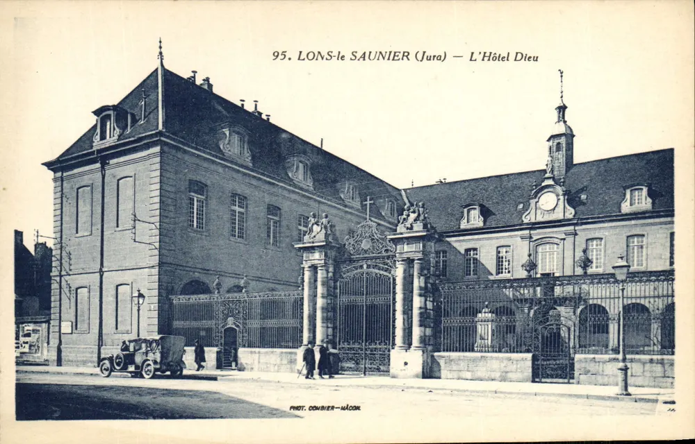 Lons-le-Saunier (Jura) — L'Hôtel Dieu — Fot. Combier-Maçon - Recto