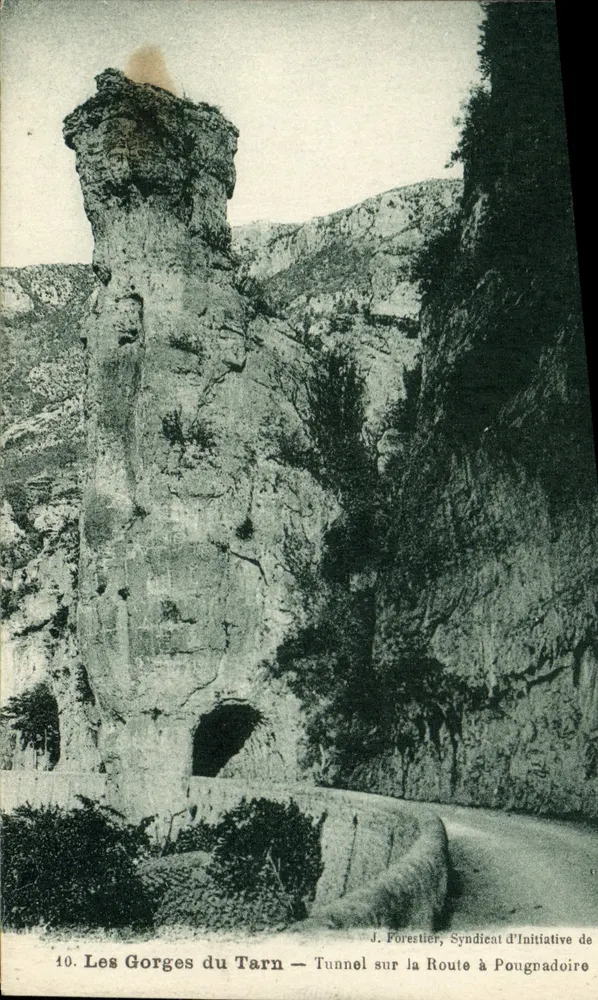Les Gorges du Tarn — Tunnel auf der Straße nach Pougnadoire — J. Forestier, Syndicat d'Initiative de Pougnadoire - Vorderseite