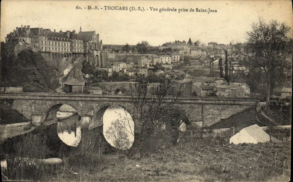Thouars (D.S.) - Vista geral tirada de Saint-Jean — Daudé-Berry, n°60 - Frente