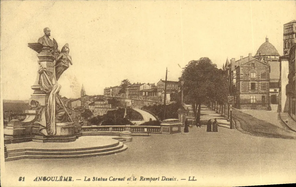 Angoulême — La Statue Carnot et le Rempart Desaix — LL - Vorderseite