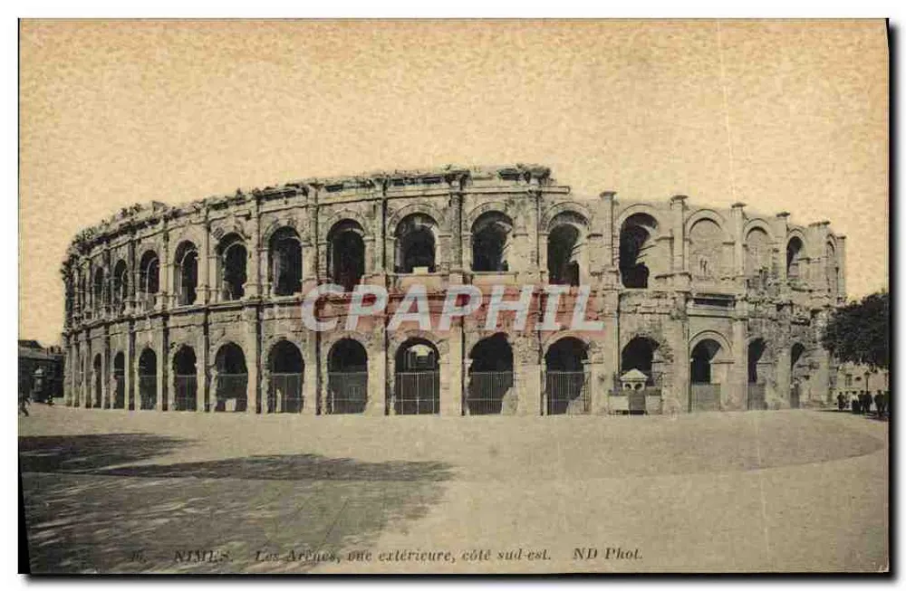 Nîmes — Die Arenen, Außenansicht, Südostseite — ND Phot. - Vorderseite