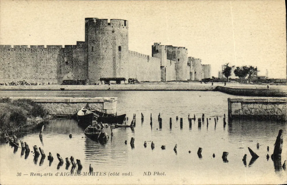Muralhas de Aigues-Mortes — lado sul — ND Fot. - Frente