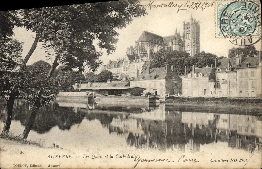 Auxerre — Les Quais et la Cathédrale — TOULOT, Editeur — Auxerre - Recto