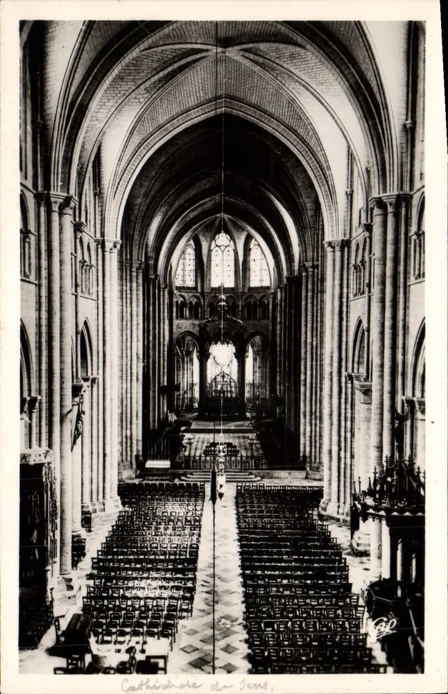 Kathedrale von Sens — Die Große Nave — Verlag C.A.P. Paris, Nr. 73 - Vorderseite