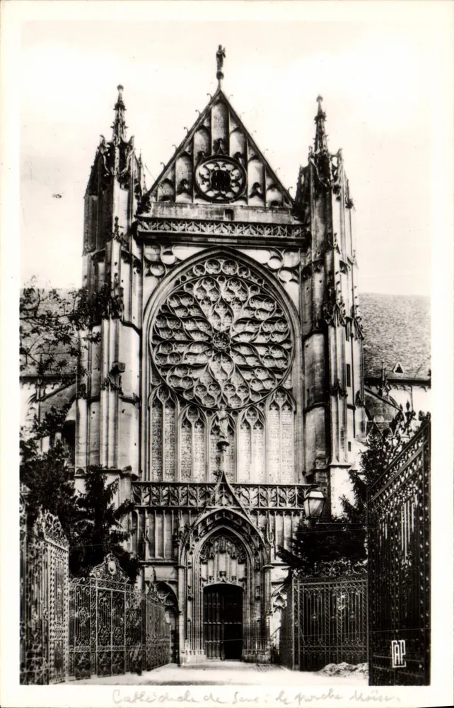 Sens: Die Kathedrale und das Tor Moise — Verlag REAL-PHOTO, n°55 - Vorderseite