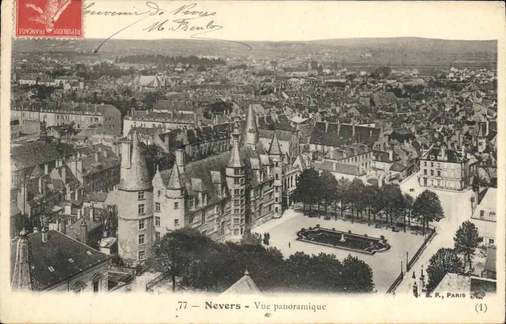 Nevers — Vue panoramique — E.P., Paris (1) - Frente