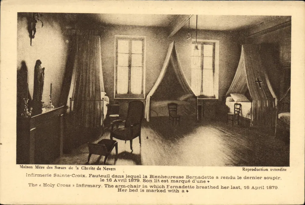 Infirmière Sainte-Croix — Mutterhaus der Schwestern der Caritas von Nevers — Verlag Aslard & Cie, Paris - Vorderseite