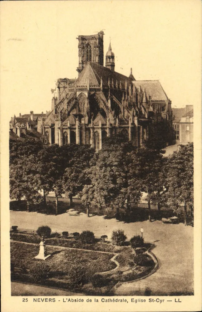 Nevers - Die Apse der Kathedrale, Kirche St-Cyr — LL - Vorderseite