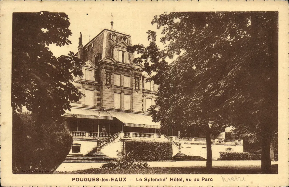 POUGUES-LES-EAUX — O Splendid' Hotel, vista do Parque — Fot. COMBIER - MACON - Frente