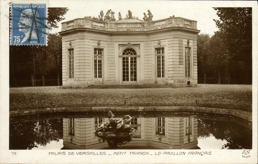 Palais de Versailles — Petit Trianon — Le Pavillon Français — A.J.N. Paris - Recto