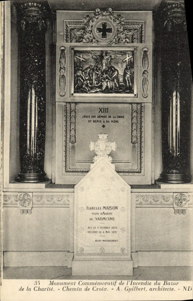 Gedenkstein des Brandes am Bazar de la Charité — Weg des Leidens — A. Guilbert, Architekt - Vorderseite
