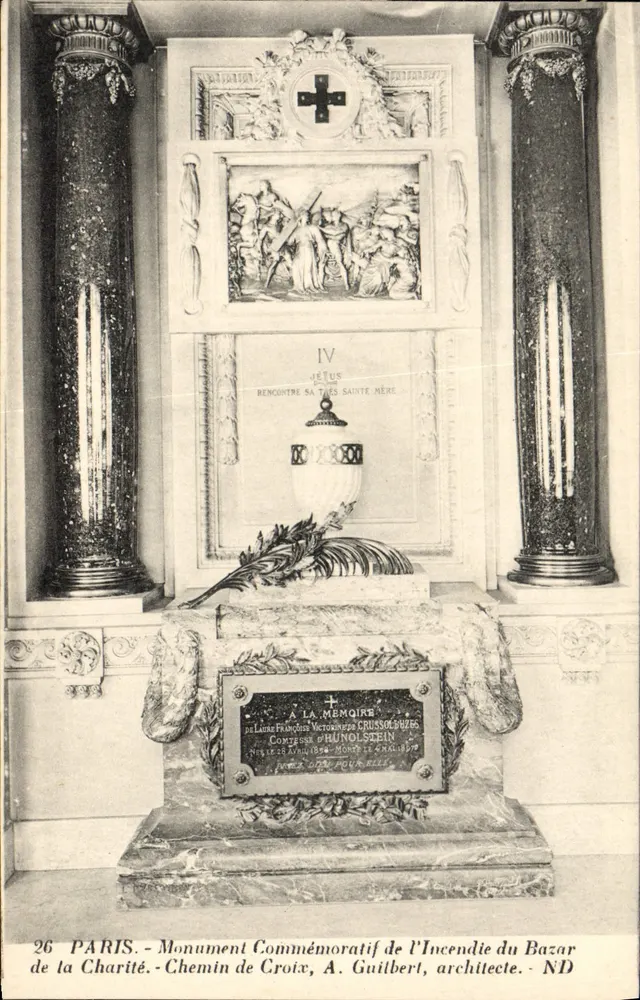 Gedenkmonument des Brandes am Bazar de la Charité — Paris — A. Guilbert, Architekt - Vorderseite