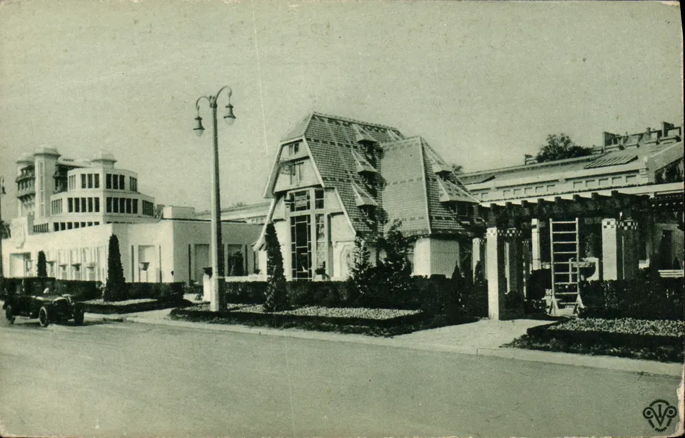 Regionale Pavillons — Architektur-Ausstellung — Éditions I. V. Phot. - Vorderseite