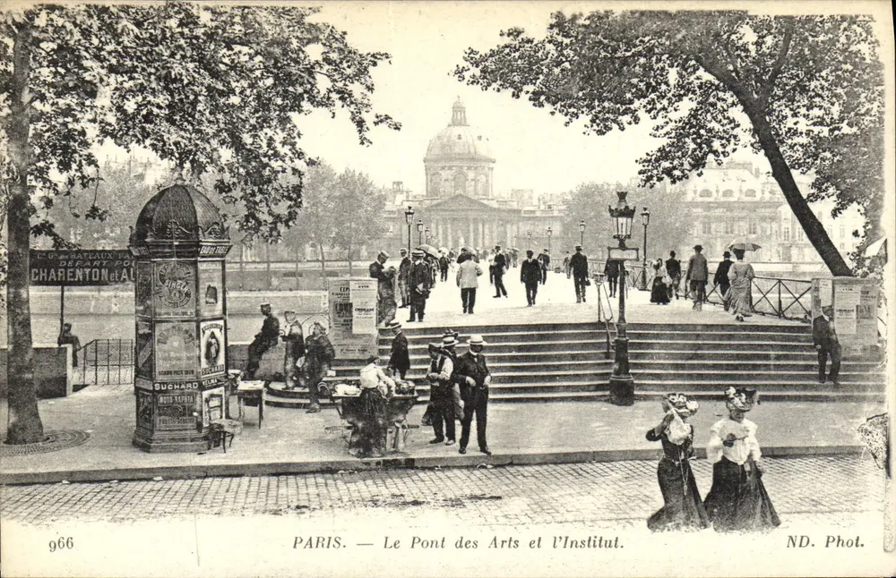 PARIS — O Pont dos Artes e a Instituição — ND. Fot. - Frente