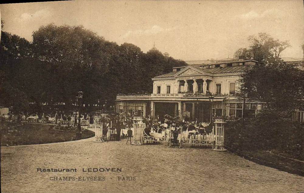 Restaurante LEDOYEN — Champs-Élysées — Paris - Frente