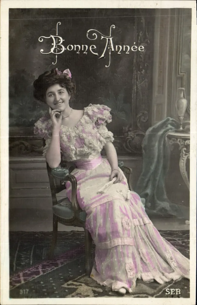Junge Frau in einem rosa Kleid — Frohe Neujahr — SEB n° 917 - Vorderseite