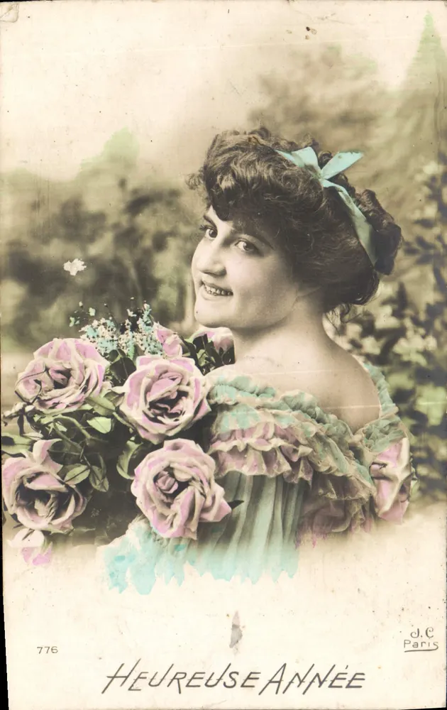 Lächelnde Frau mit Rosenstrauß — 'Glückliches Neues Jahr' — J.C. Paris, n°776 - Vorderseite