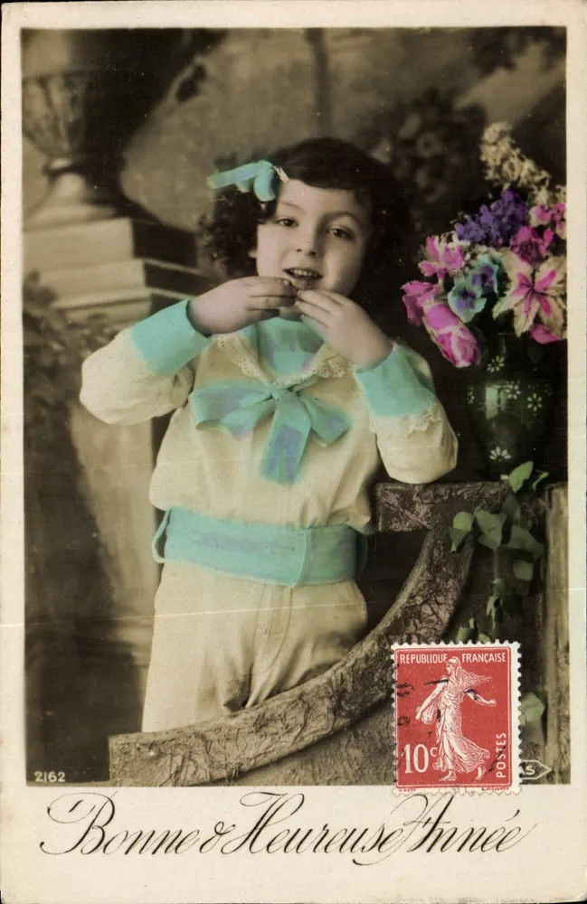 리본 드레스를 입은 소녀 — 출판사 'Carte Postale' — 번호 2162 - 앞면