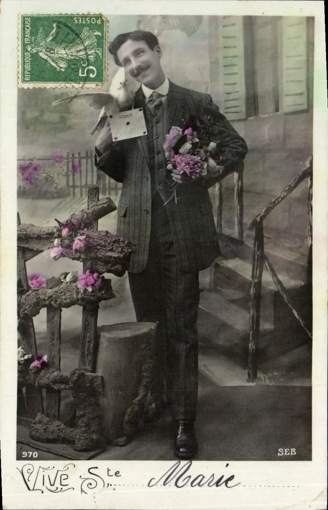 Mann im Anzug mit einer Taube und einem Blumenstrauß — Verlag SEB, Nr. 970 - Vorderseite