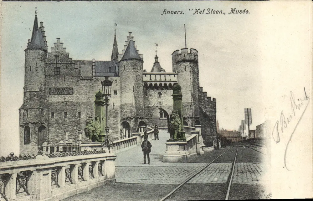एंटवर्प — 'Het Steen', म्यूजियम। - आगे