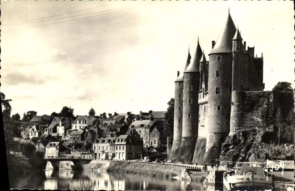 Josselin (Morbihan) — Allgemeiner Blick auf Schloss und Stadt — Les Editions d'Art, Paris - Vorderseite
