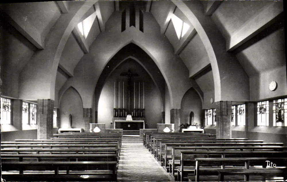 Interior da Igreja de Saint-Lary — Vale d'Aure — J. Martin, arquiteto — M. Berjaud, Bordeaux - Frente