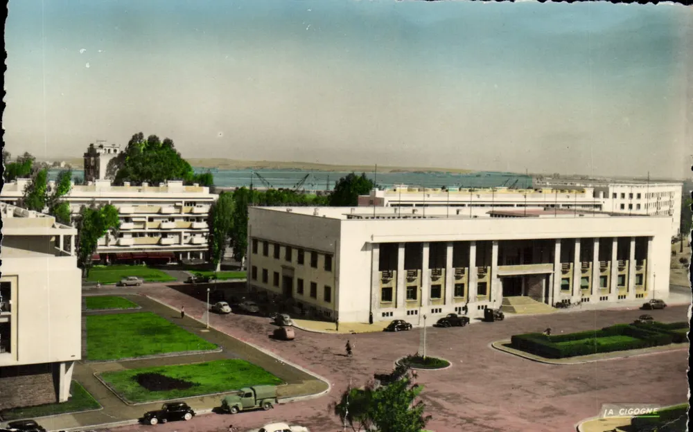 ला सिगों - प्रशासनिक स्क्वायर - संपादक ला सिगों, संख्या 95.661.37 - आगे