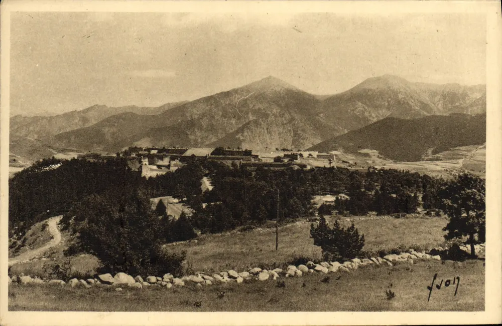 Mont-Louis (Pyrénées-Orientales) — Allgemeiner Blick — Les Éditions d'Art 'Douce France' - Vorderseite