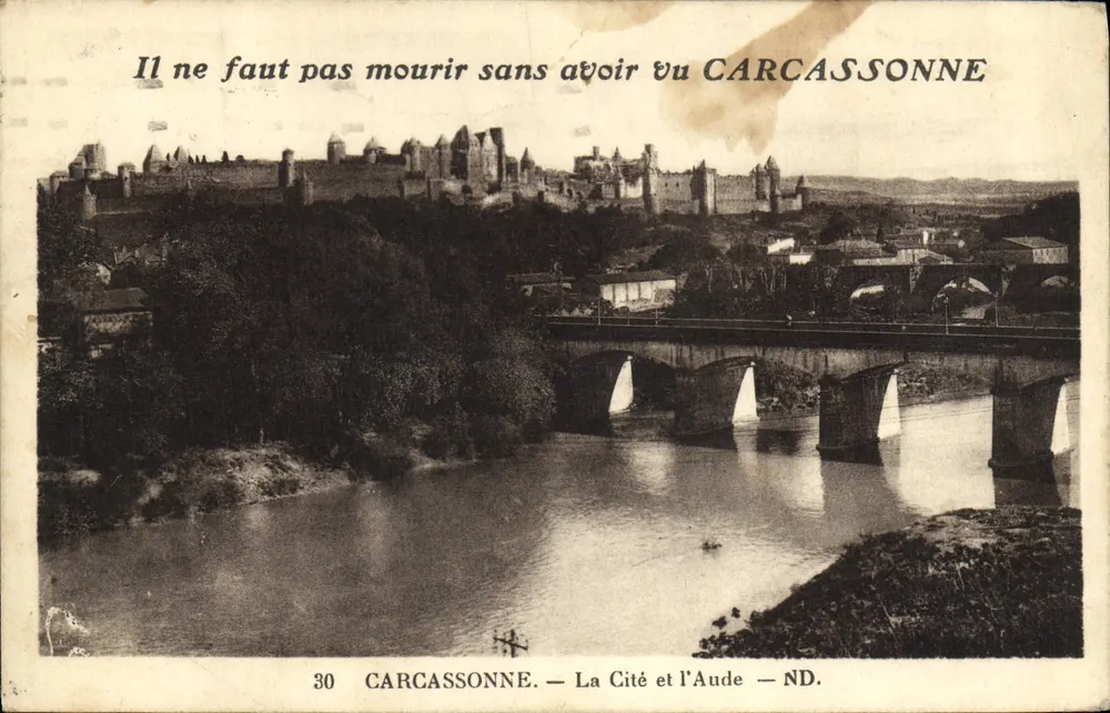 Carcassonne — A Cidade e o rio Aude — ND. - Frente