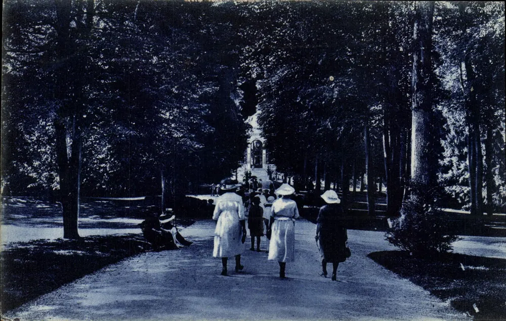 Vittel — Nacht — Allée du Casino — Daniel Delbouy - Vorderseite