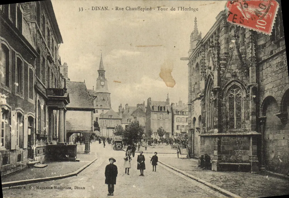 Dinan - Rue Chauffepied - Tour de l'Horloge — Édition A. G., Magasins Modernes, Dinan, n°33 - Vorderseite