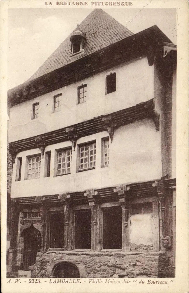 Lamballe — Vieille Maison dite « du Bourreau » — A.W. 2323 - Voorkant
